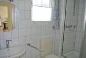 Badezimmer mit Fenster - 