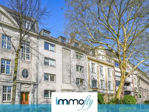 Hausansicht - Sonnige Etagenwohnung mit Balkon & Raum für Ideen - Ihr Wohntraum mit Potenzial in Mönchengladbach