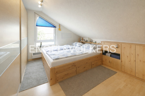 Großzügiges Schlafzimmer - 