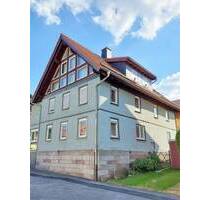 Großzügiges 2-Generationenhaus mit Nebengebäude, Lager und kleinem, feinen Außenbereich. - Tann Lahrbach