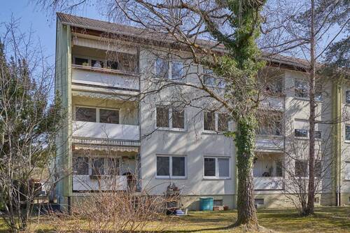Aussenansicht - 4 Zimmer-Wohnung mit Loggia - 1.140,00 EUR Kaltmiete, ca.  88,00 m² Wohnfläche