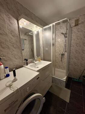 Badezimmer - 3 Zimmer Etagenwohnung in Stuttgart