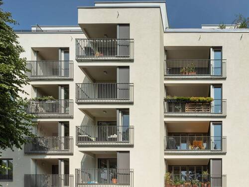 Straßenfassade - 