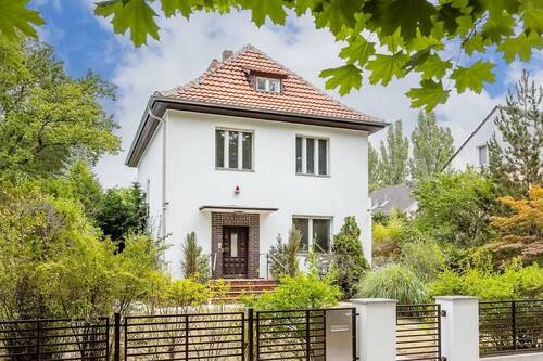 Seitl. Straßenansicht. - 6 Zimmer Einfamilienhaus in Berlin
