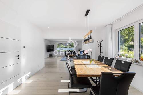 Wohn-Esszimmer Ansicht 1 - Einfamilienhaus mit 254,00 m² in Schwandorf zum Kaufen