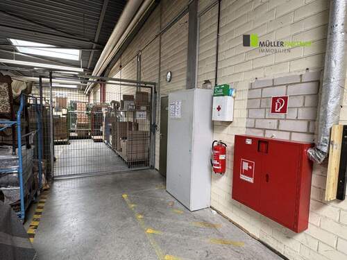 Zugang Lagerfläche - Halle in Stolberg zur Miete
