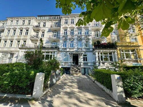 Hausansicht - 3 Zimmer Etagenwohnung zum Kaufen in Hamburg Harvestehude