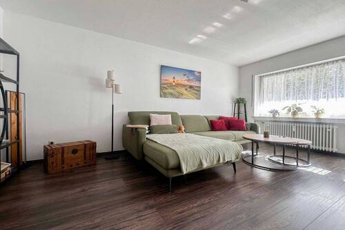 Wohnzimmer - 3 Zimmer Etagenwohnung zum Kaufen in Erlangen