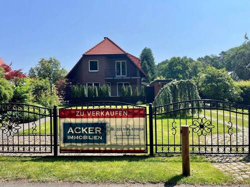 Haus - Ein Paradies im Grünen mit verschiedensten Nutzungsmöglichkeiten auf atemberaubendem Grundstück