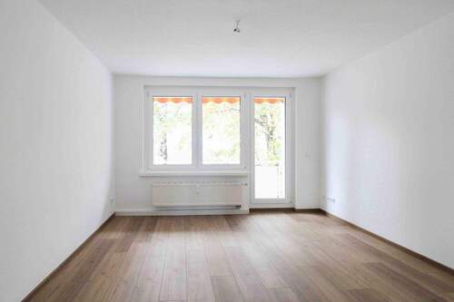 Wohnzimmer 01 - 3 Zimmer Etagenwohnung in Chemnitz