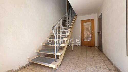 Eingangsbereich / Treppenhaus - 