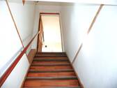 zum Obergeschoss ! - 