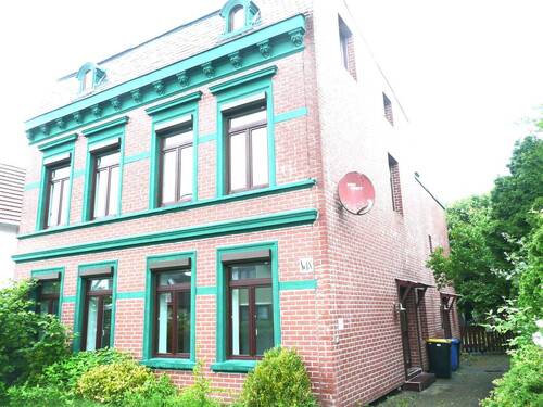 Grundstück mit Innenhof - 