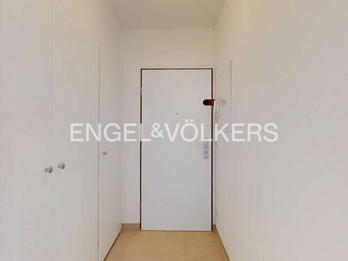 Eingangsbereich mit Garderobenschrank - Etagenwohnung mit 97,00 m&sup2; in Moers zur Miete