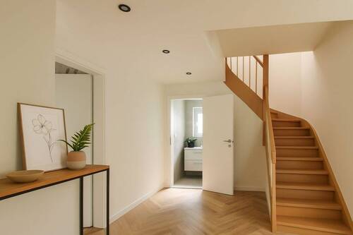 Flur im EG – Staged - 4 Zimmer Einfamilienhaus zum Kaufen in Falkensee
