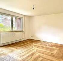 ALLES NEU !!! Schicke 4-Zimmer-Wohnung in ruhiger Wohnlage von Großhansdorf