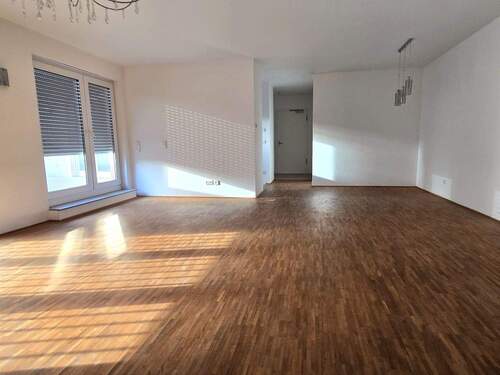 Wohnzimmer 2.jpeg - 4 Zimmer Etagenwohnung in Frankfurt am Main