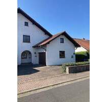 Großzügige Doppelhaushälfte in ruhiger Lage von Uettingen