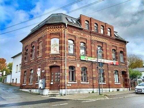 Hausansicht - 6 Zimmer Mehrfamilienhaus, Wohnhaus in Reichenbach