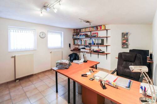 Büro UG - 