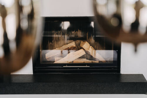Design Kamin.jpg - Modernes Einfamilienhaus mit großem Grundstück