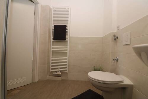 Bad mit Dusche - 3 Zimmer Etagenwohnung in Freiberg