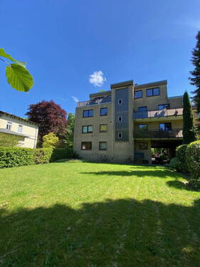 Gebäude hinten + Garten - 