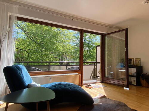 Helle große Fensterfront - 3 Zimmer Etagenwohnung zum Kaufen in Hamburg