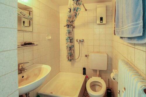 Badezimmer ETW links - 