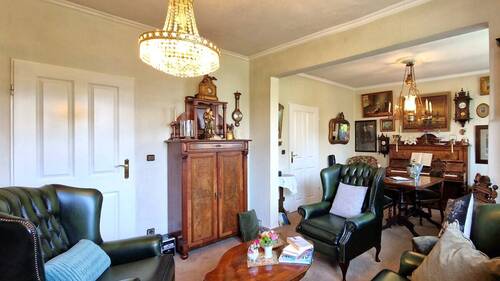 Linke DHH - Wohnzimmer - 