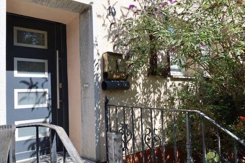 Eingangsbereich - 5 Zimmer Mehrfamilienhaus, Wohnhaus zum Kaufen in Sulz