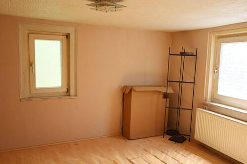 Zimmer EG - Mehrfamilienhaus, Wohnhaus mit 95,00 m² in Sulz zum Kaufen