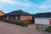 Ansicht Zufahrt - 4 Zimmer Bungalow zum Kaufen in Röbel (Müritz)
