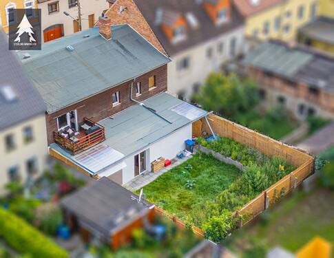 Luftaufnahme - Altbau trifft u-pdate - modernes Zweifamilienhaus mit Perspektive