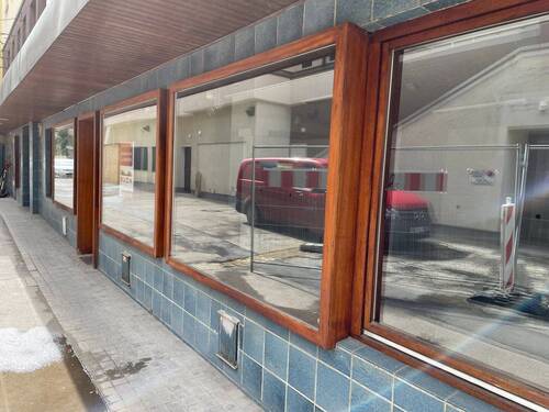 Schaufensterfront - Vielseitig nutzbares Ladengeschäft neben Sonne-Center sofort verfügbar!