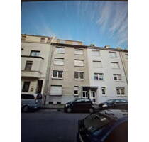 3-Zimmer-Dachgeschosswohnung mit Einbauküche im Herzen von MG-Rheydt - Mönchenglabach