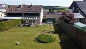 Hausansicht - Familienfreundliche Doppelhaushälfte mit großem Garten