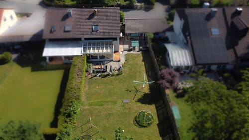 Hausansicht - 5 Zimmer Mehrfamilienhaus, Wohnhaus zum Kaufen in Taufkirchen