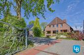 Auffahrt - Familienparadies in Ottendorf - Zweifamilienhaus mit großem Potential