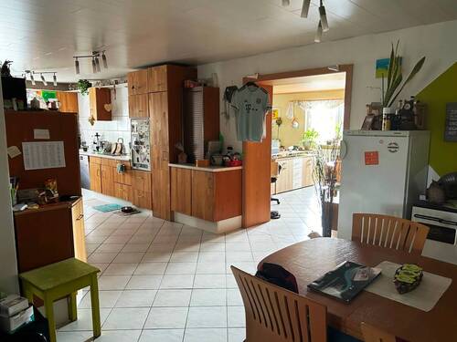 Offener Küchen-Essbereich - Mehrfamilienhaus, Wohnhaus mit 300,00 m&sup2; in Bundorf zum Kaufen