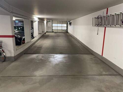 Einfahrt Tiefgarage - Garage, Stellplatz in Düsseldorf zur Miete
