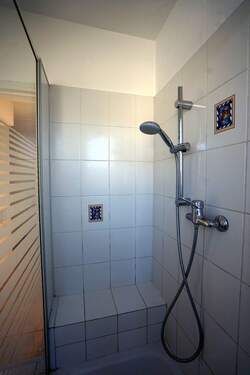 Dusche im 2. Badezimmer im Obergeschoss - 