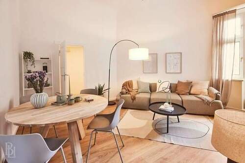 Musterw. Wohnzimmer - 3 Zimmer Einfamilienhaus in Berlin