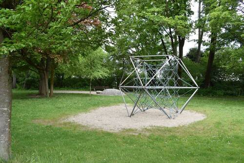 Spielplatz Karl-May-Straße - 