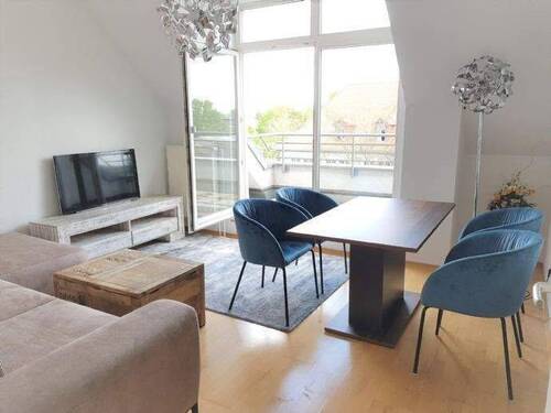 Wohnzimmer - Möbel können variieren - Möblierte Wohnung mit Einbauküche und Balkon