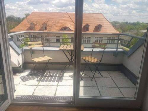 Balkon - Etagenwohnung mit 50,00 m&sup2; in Berlin zur Miete