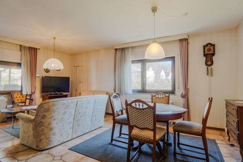 Wohn-/ Esszimmer - 