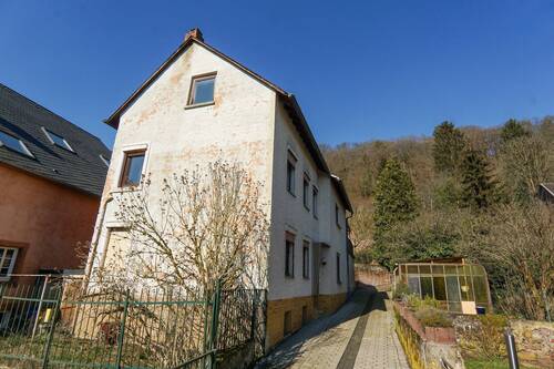 Außenansicht - RESERVIERT - Renovierungsbedürftiges Einfamilienhaus in idyllischer Stadtrandlage