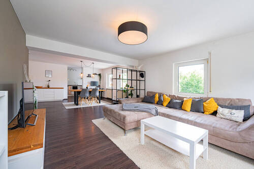 Blick in Richtung Küche - FIRSTPLACE - sanierte 2-Zi-Wohnung mit optionaler Ausbaureserve im Dachgeschoß