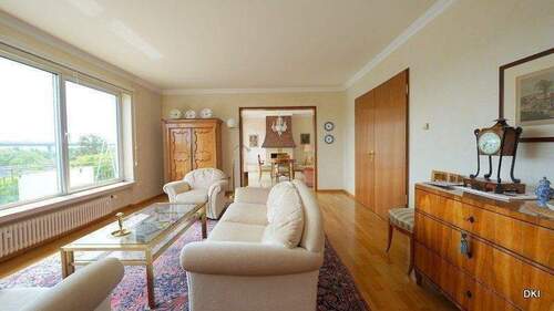 Wohnzimmer mit angrenzendem Kaminzimmer - 